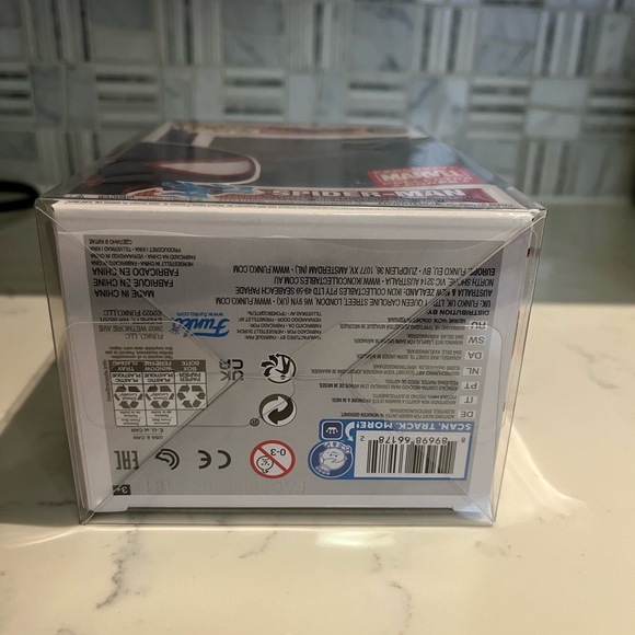 Marvel Across the Spider-Verse Spider-Man Marvel Corps Exclusive Funko Pop 1090 - Picture 4 of 6